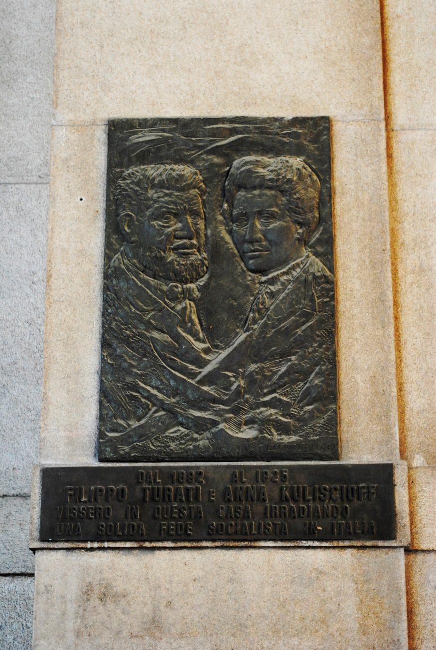 Filippo Turati and Anna Kuliscioff's bas-relief.JPG